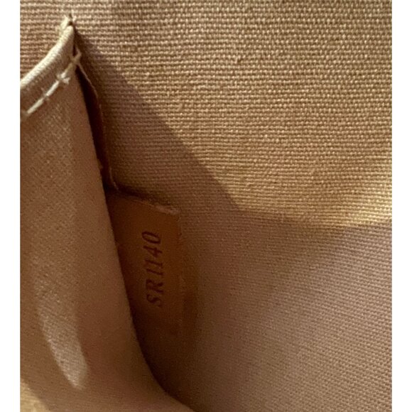 π  AUTHENTIC LOUIS VUITTON ROXBURY DRIVE YELLOW VERNIS HANDBAG - Picture 11 of 16